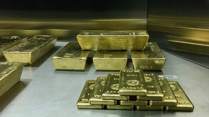 Стоимость золота приближается к рекорду на фоне роста напряжения между США и Китаем
