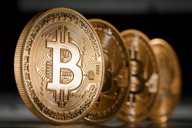 Инвесторы обратили внимание на криптовалюту Bitcoin