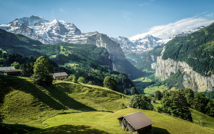 Тайная комната за $500 000: в Швейцарии откроют высеченные в горах хранилища для ценностей