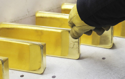 В ожидании новых потрясений: почему некоторые инвесторы продолжают верить в золото по $2000