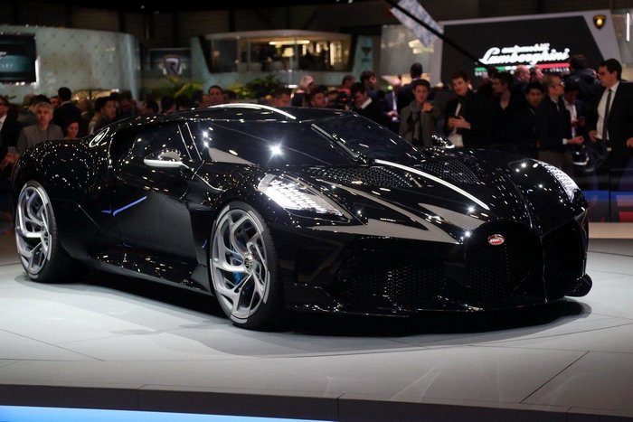 Уникальный Bugatti La Voiture Noire с ценой за миллиард стал «самым дорогим» автомобилем в мире 0