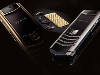 Почему золотые и бриллиантовые телефоны Vertu распродают за бесценок